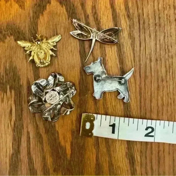 Set Vintage Silver Gold Pearl Hematite Brooch Pins Dragon Fly Westie Bee Flower - Picture 4 of 8